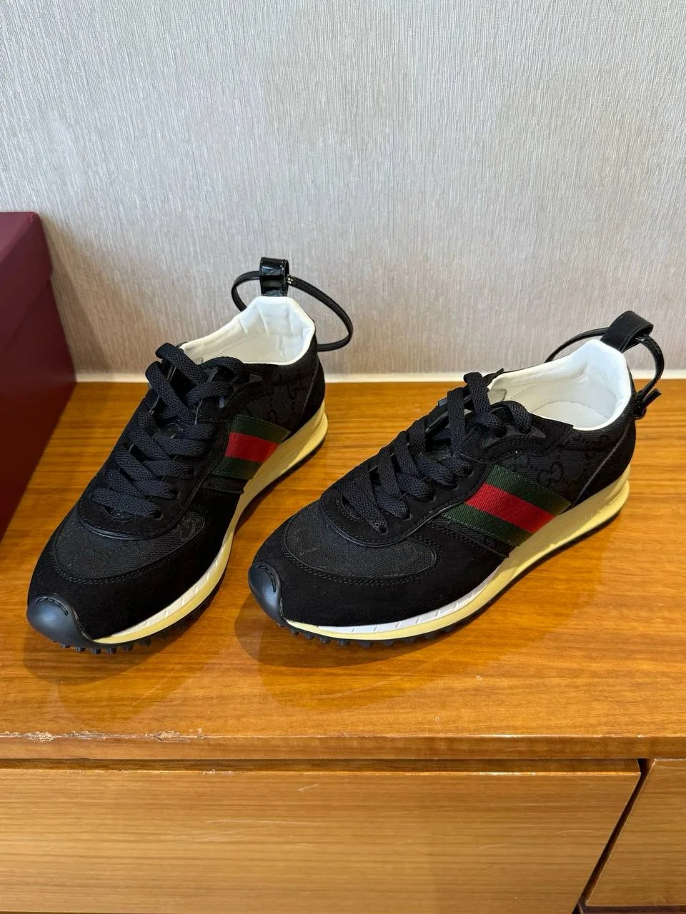 Жіночі кросівки - Gucci